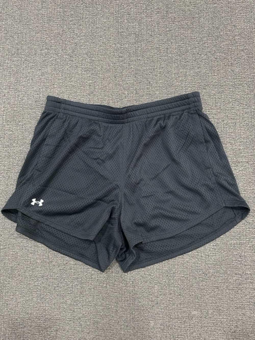 Under Armour Black Shorts - Size Medium